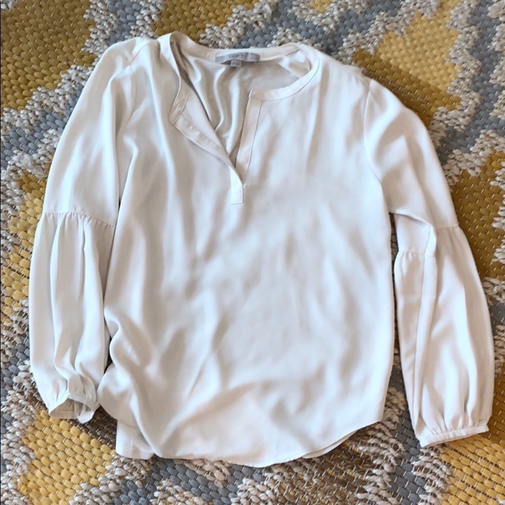 EUC LOFT blouse. Cream color SP.